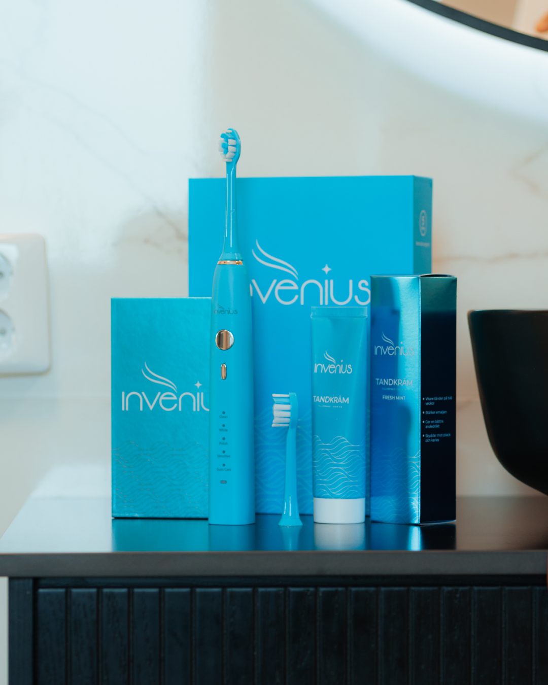 Invenius Ultra Bundle - Elekiskt Tandborste & Tandblekningsremsor